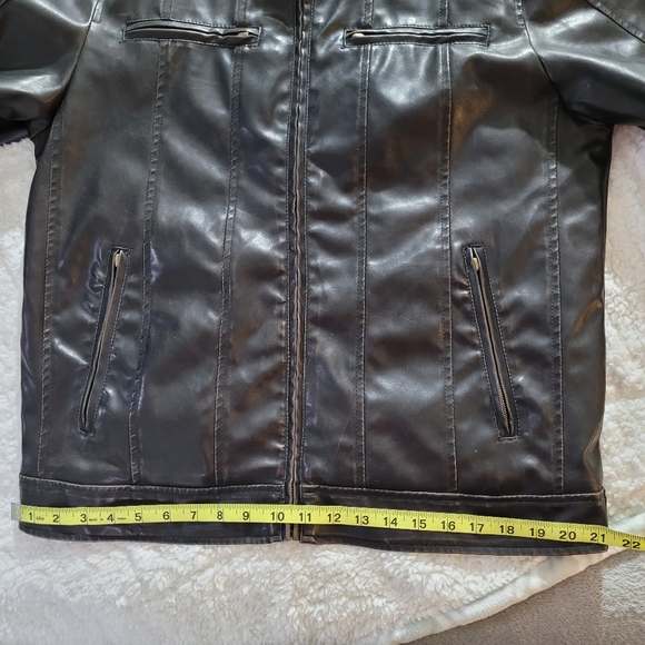Men's Levi’s Faux Leather Dark Brown Jacket Size Medium Zip Front Front Pockets - Picture 13 of 16